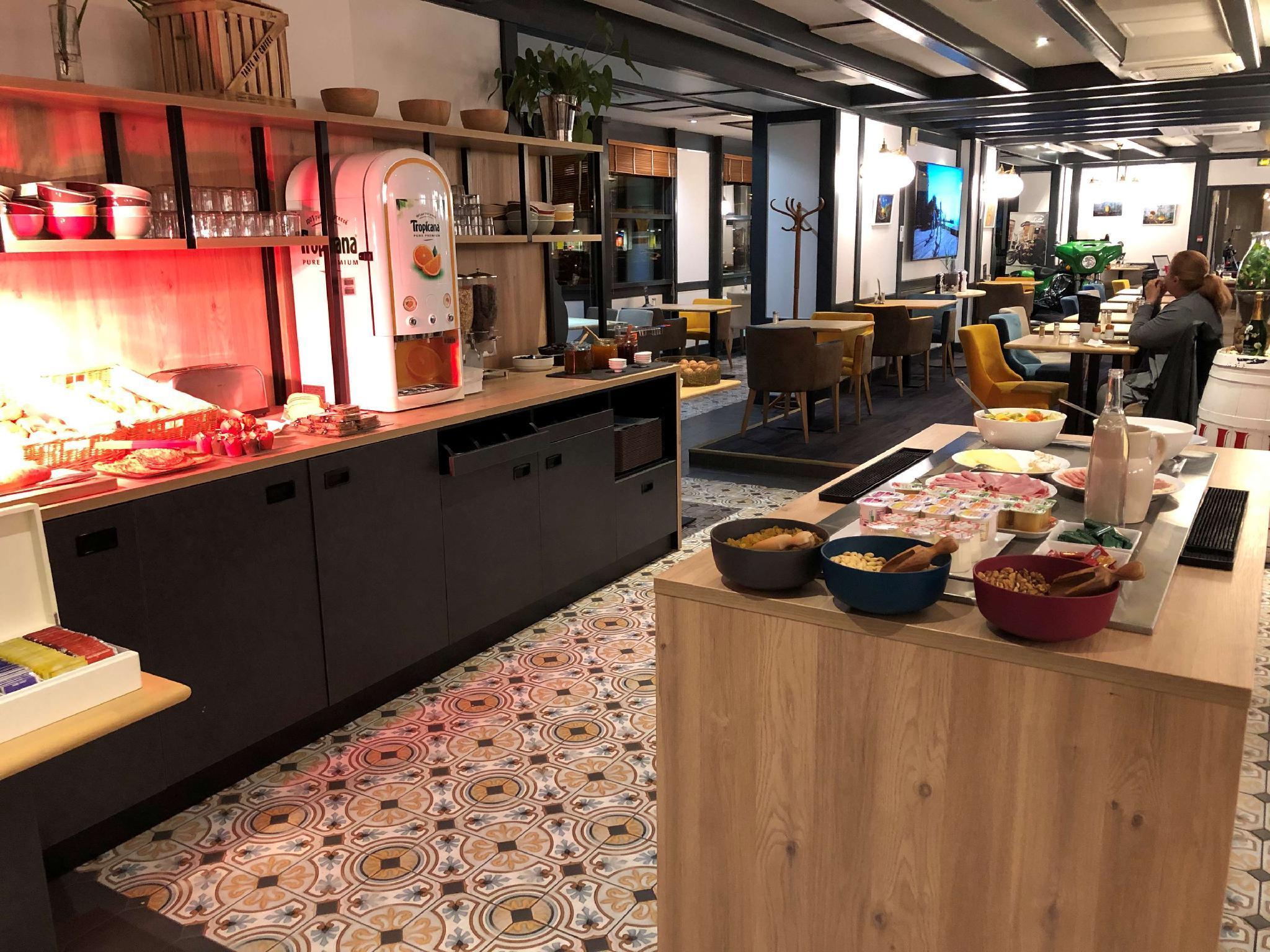 Kyriad Limoges Centre Gare - Atrium Dış mekan fotoğraf