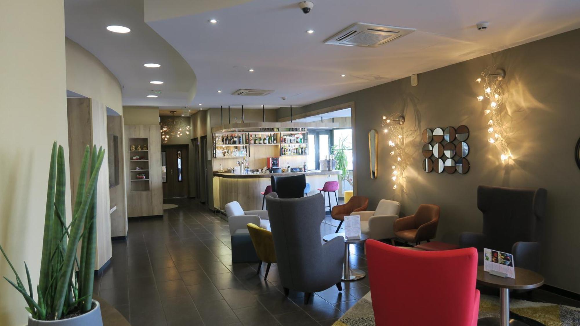 Kyriad Limoges Centre Gare - Atrium Dış mekan fotoğraf
